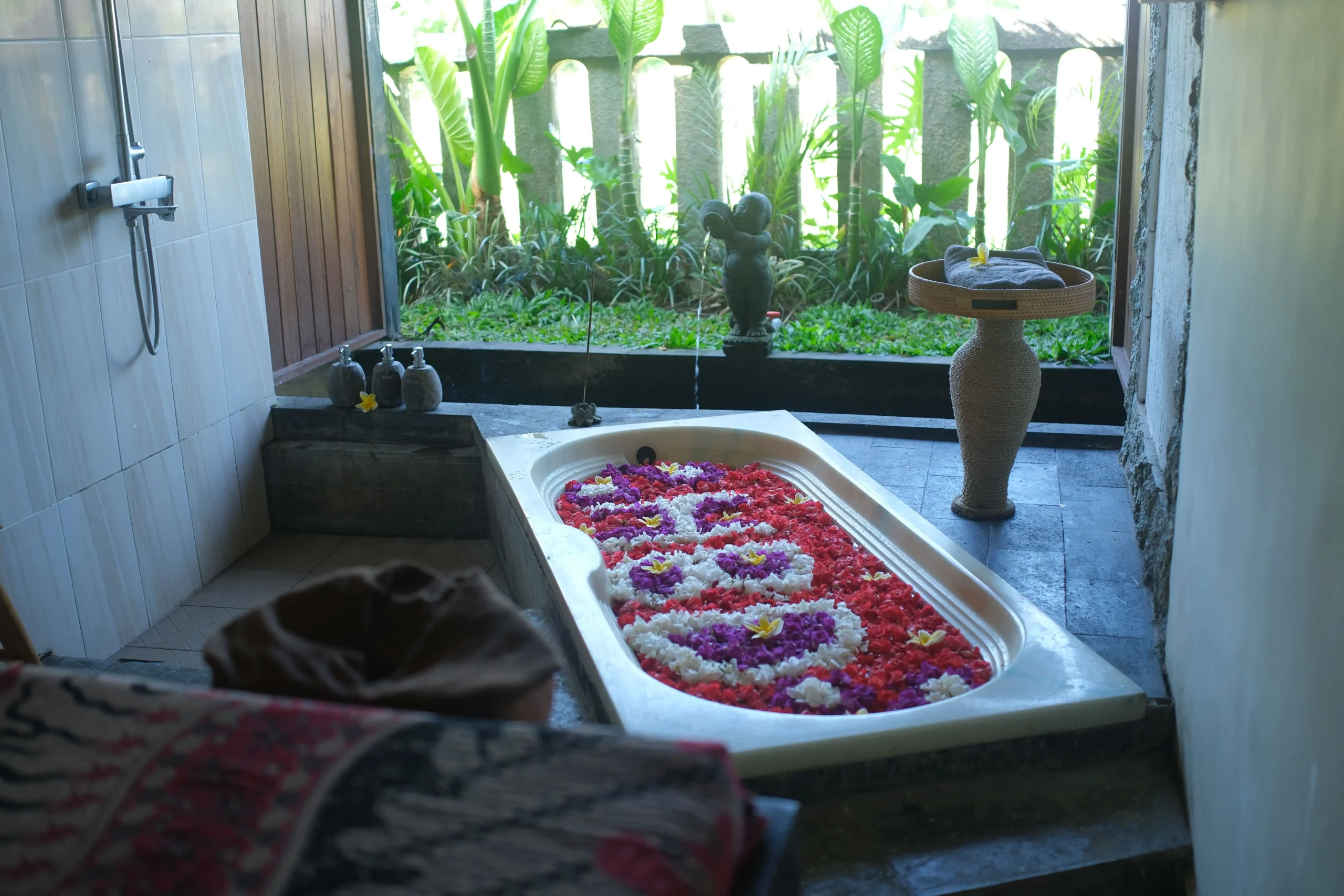 Flower Bath Decoration Single in Ubud Spa